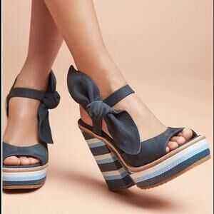 BILL BLASS Bolton Leather Platform bow strap Sandals In Denim Blue Size 7